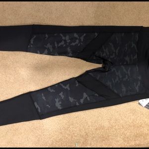 New with tags camo workout leggings